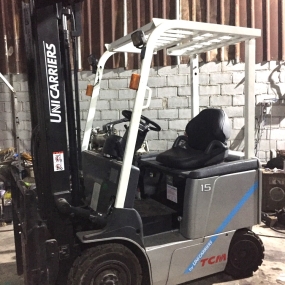 XE NÂNG ĐIỆN NGỒI LÁI TCM FB15-7