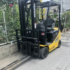 XE NÂNG ĐIỆN NGỒI LÁI KOMATSU FB15-12