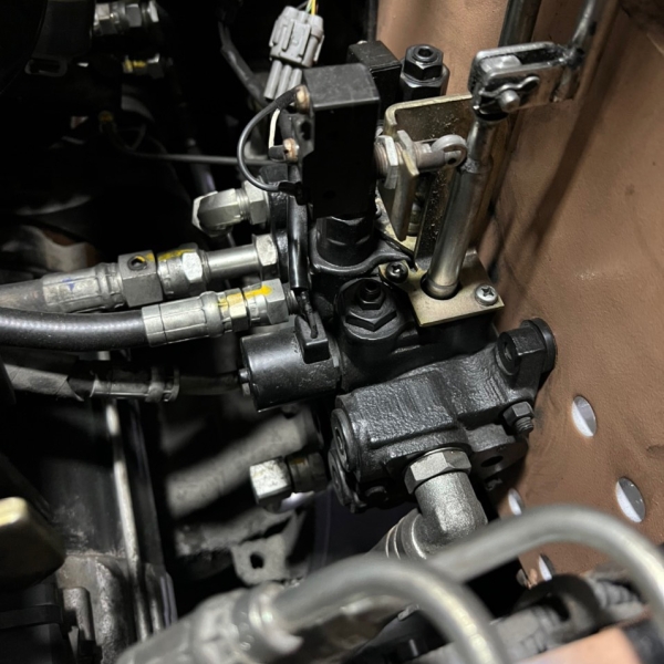 Xe Nâng Điện Ngồi Lái Nissan J1B1L15 - 2013
