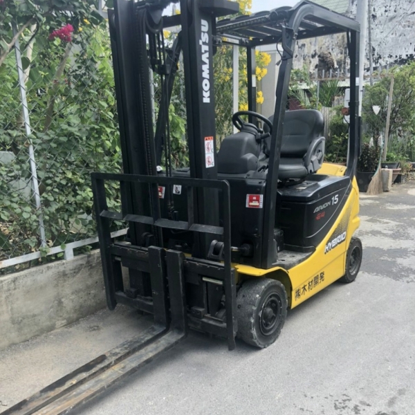 XE NÂNG ĐIỆN NGỒI LÁI KOMATSU FB15-12