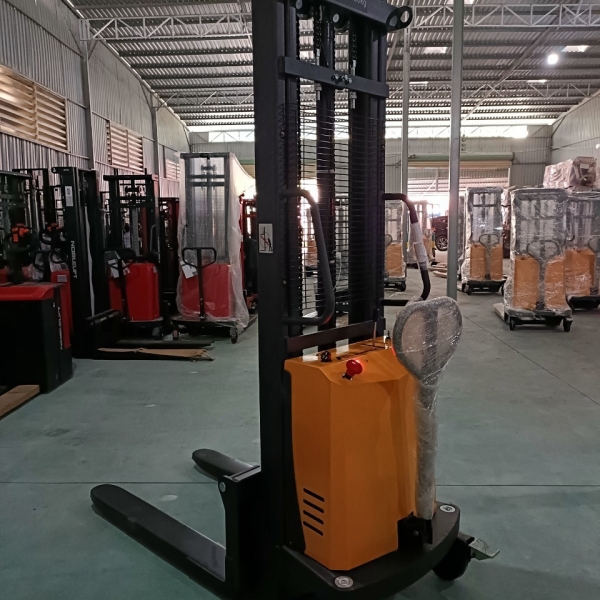 Xe Nâng Bán Tự Động MAIHUI 1.5T 3M
