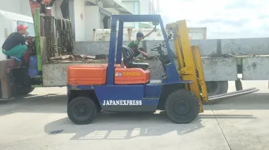XE NÂNG DẦU TOYOTA 3,5T