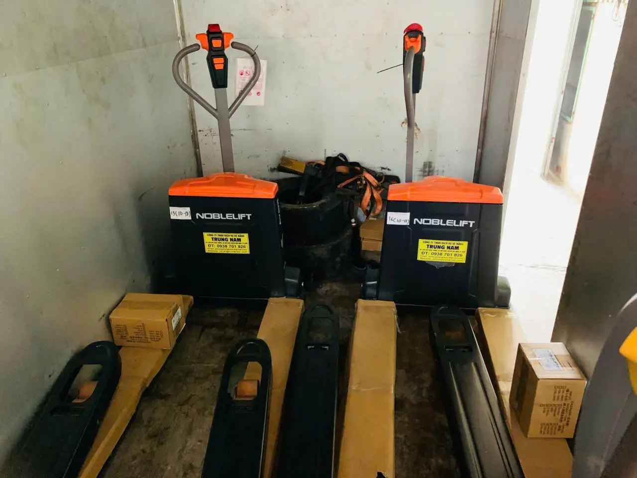XE NÂNG ĐIỆN ĐI BỘ- NOBLELIFT 2 TẤN