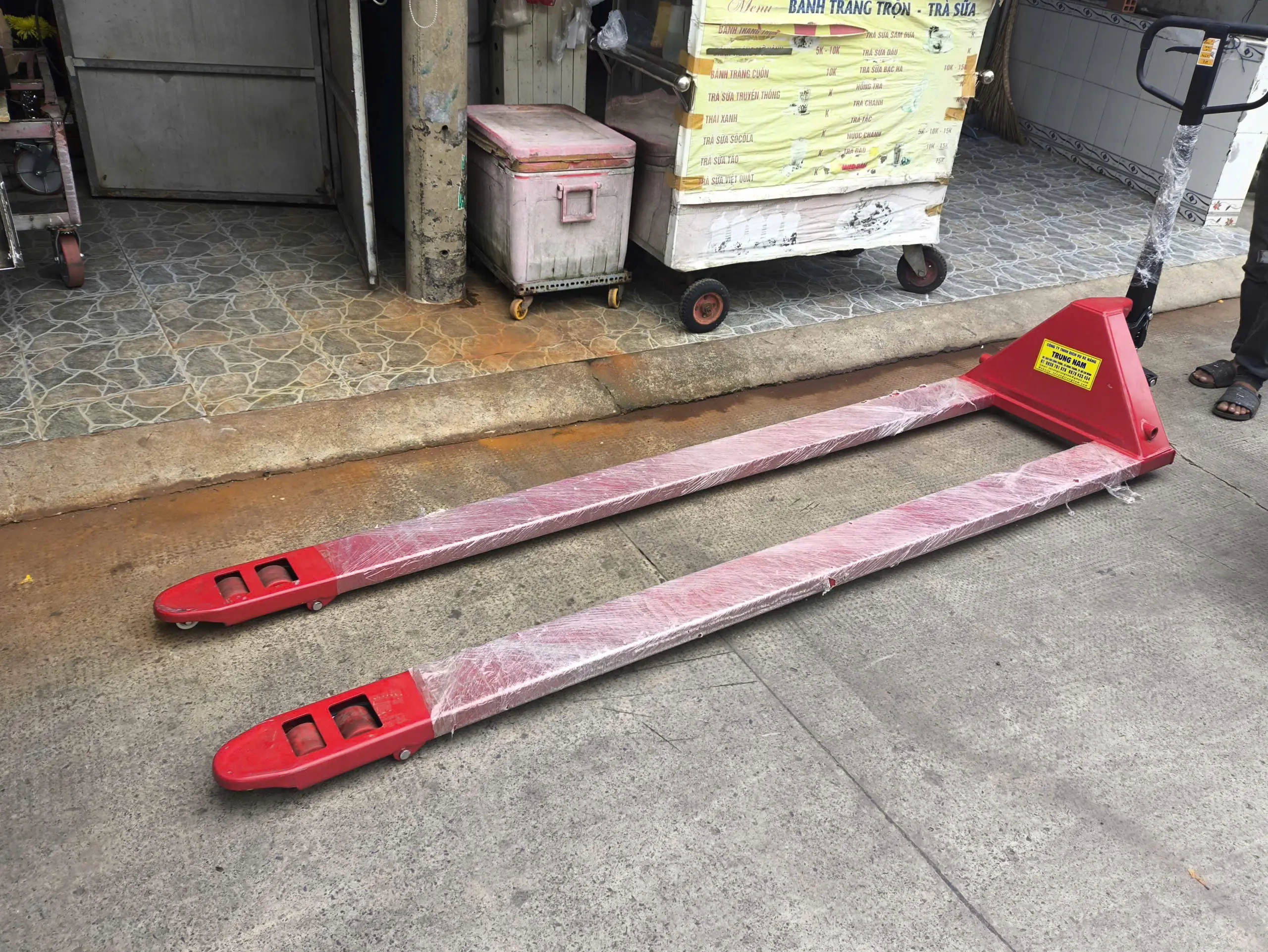 XE NÂNG TAY CƠ WUKUNL 3000KG, CÀNG DÀI 2500MM